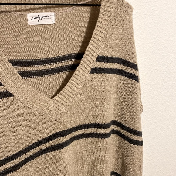 Carly Jean Los Angeles “Rhea” Sweater - Picture 5 of 5